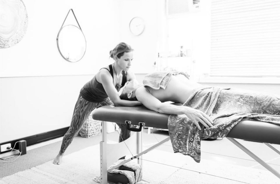 Book A Lomi Lomi Massage